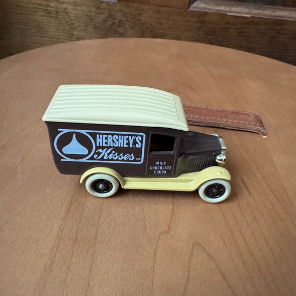 Lledo Days Gone Diecast Vehicles - Hershey's Kisses Delivery Van - Picture 1 of 8